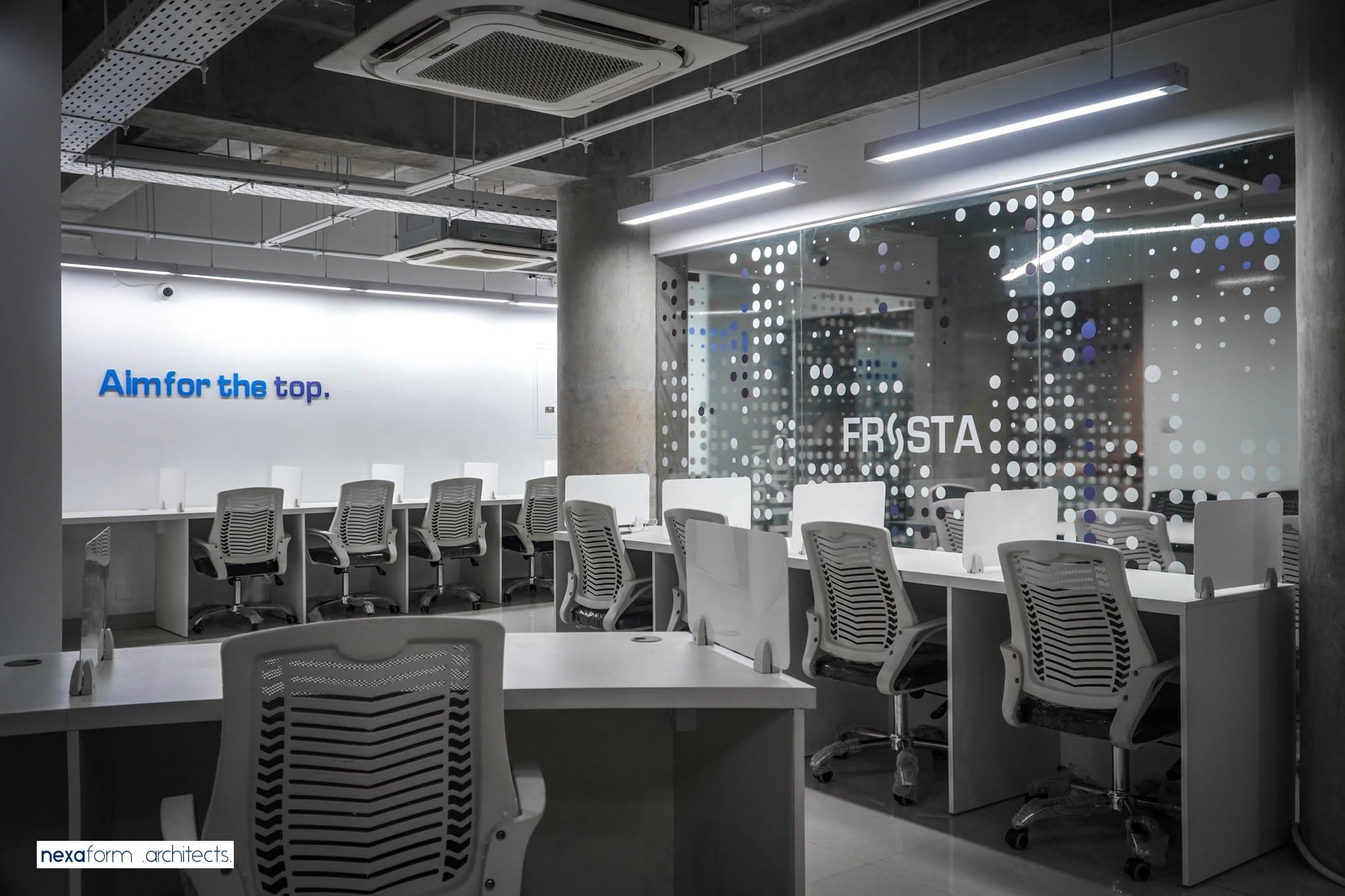 Frista Retail Flagship Showroom gallery photo 13