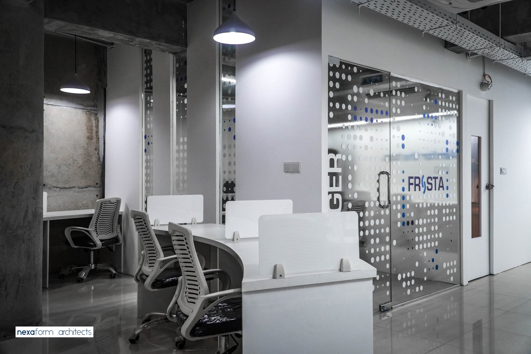Frista Retail Flagship Showroom gallery photo 16