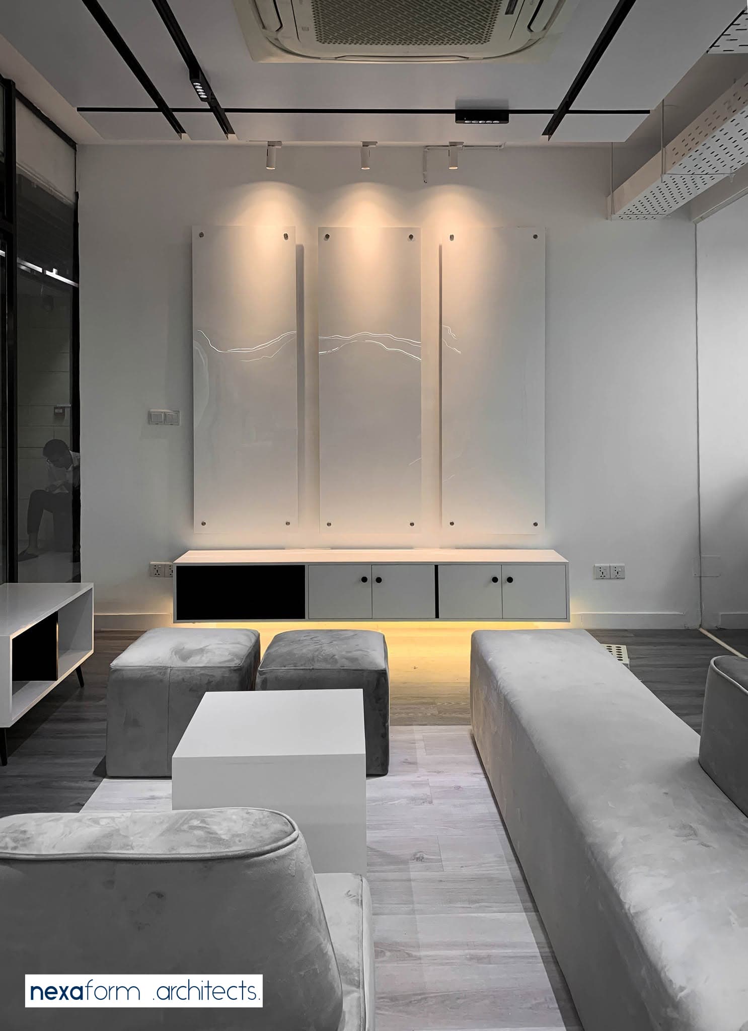 Nebulous IT Corporate Office gallery photo 14