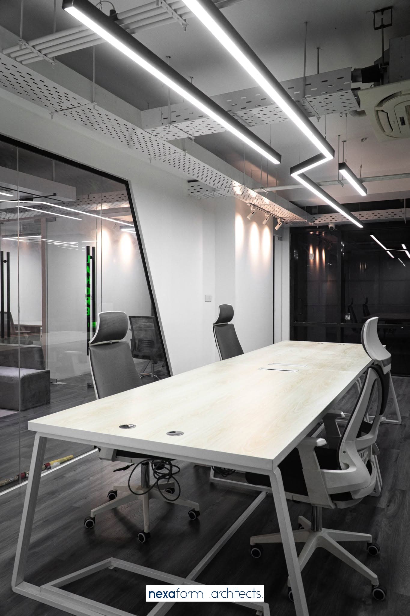 Nebulous IT Corporate Office gallery photo 5